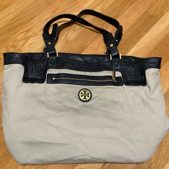 Tory Burch Amanda Tote and Wallet - Picture 3 of 8